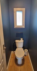 Maisons de vacances LA MAISON DU RENCLOS Maison familiale, au calme quartier nature proche centre ville, 8 personnes, grand jardin clos avec piscine chauffee : photos des chambres