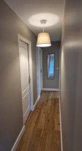Maisons de vacances LA MAISON DU RENCLOS Maison familiale, au calme quartier nature proche centre ville, 8 personnes, grand jardin clos avec piscine chauffee : photos des chambres
