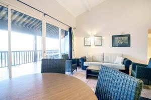 Select Three-Bedroom Apartment (8 People) room in Residence Les Restanques du Golfe de Saint-Tropez - maeva Home