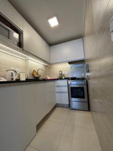 DEPARTAMENTO APOLO PUNTA DEL ESTE DEPTO 201 SEGUNDO PISO sobre CALLE PRINCIPAL GORLERO