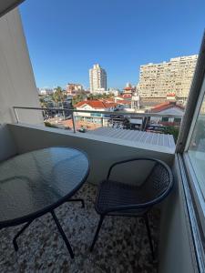 DEPARTAMENTO APOLO PUNTA DEL ESTE DEPTO 201 SEGUNDO PISO sobre CALLE PRINCIPAL GORLERO