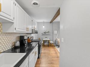 Lawrenceville Central !3 Large and Spacious One Bedroom Apartment with Free Street Parking