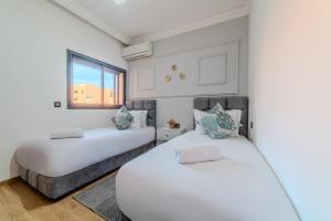 Central Gueliz 2 min M Avenue Balcony Pool View