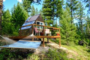 Blind Cabin Off-Grid, Pet-friendly w Hot Tub