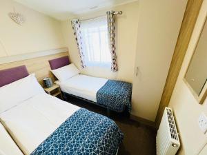 3 Bedroom Caravan OG35, Lower Hyde, Shanklin