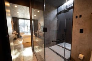 Spacious Luxury Villa, 3 Private Pools + Rooftop