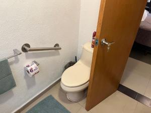 Villa Universitaria sustentable con cargador para autos electricos