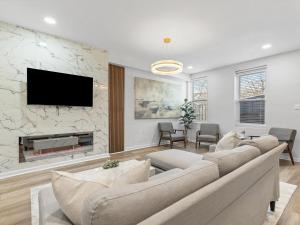 Lawrenceville Central !5 Spacious and Quiet Three Bedroom Apartment with Free Street Parking