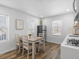 Lawrenceville Central !5 Spacious and Quiet Three Bedroom Apartment with Free Street Parking