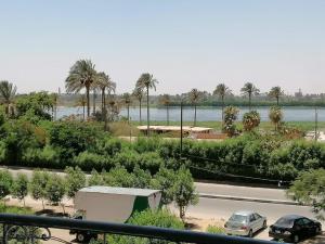 شقه مفروشه بحدائق حلوان كورنيش مباشر