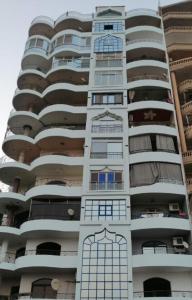 شقه مفروشه بحدائق حلوان كورنيش مباشر