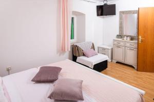 Family friendly house with a swimming pool Zastrazisce, Hvar - 23743