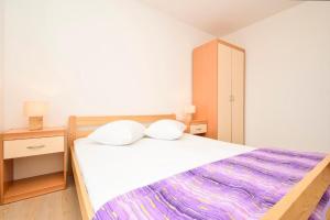 Apartments by the sea Zaboric, Sibenik - 22720