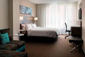 Larger Guest room, 1 King room in Renaissance Denver Downtown City Center Hotel