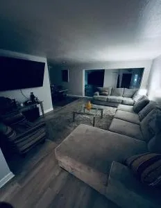 Luxury Urban Oasis!15 Min From Downtown Cleveland - Euclid