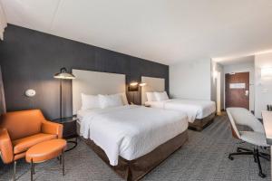 Queen Room with Two Queen Beds room in Courtyard Rockaway-Mount Arlington