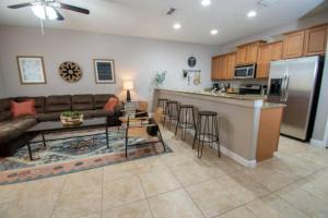 Great deal townhome on Paradise Palms