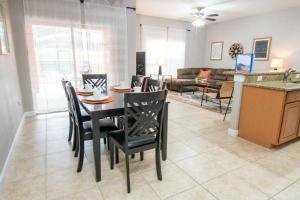 Great deal townhome on Paradise Palms