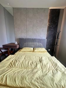 Apartment Paskal Lodge 1BR Bandung Daymentroom