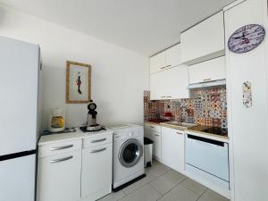 Appartement T2 en rez-de-jardin face à la mer avec parking - FR-1-309-493