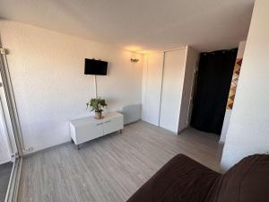 Studio cabine rénové 4 pers au Grau-du-Roi avec piscine et parking - FR-1-731-117