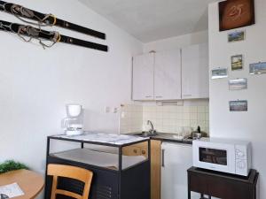 Studio proche pistes avec parking – 2 personnes - FR-1-592-83