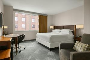 Standard King Room room in Sheraton Tribeca New York Hotel