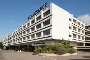 Renaissance London Heathrow Hotel