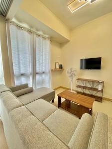 Minimalist Executive Studio at The Palladium