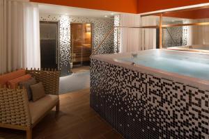 Hotels Renaissance Paris Republique Hotel & Spa : photos des chambres