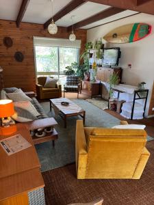 Golden Days Shack in Jan Juc, Great For Surfers, Family-Friendly, 4-Min Walk to Beach