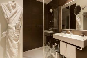 Hotels AC Hotel by Marriott Paris Le Bourget Airport : Chambre Lit King-Size Supérieure avec Vue