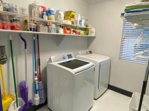 Modern Lakefront Paradise