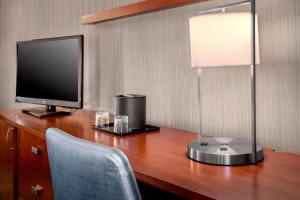 King Room with Sofa Bed room in Courtyard Parsippany