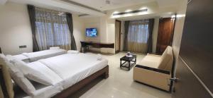 Model Grand Inn