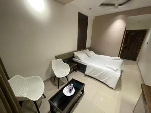Model Grand Inn