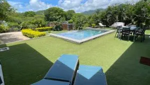 Un Havre de Paix Entre Mer et Montagne à L'ile Maurice! - Grande Case Noyale