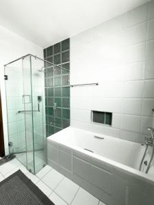 LuxeSeaView PENTHOUSE-NYALI