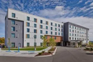 Courtyard by Marriott Petoskey at Victories Square - Charlevoix