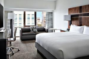 King Room with Sofa Bed (Upon Request) room in New York Marriott Marquis
