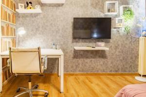 Easily accessible secure Ground floor with breakfast items