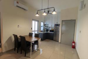 Mat Leo Homestay at MRT Kajang
