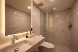 Grand Apartment 2-BR Mezzanine