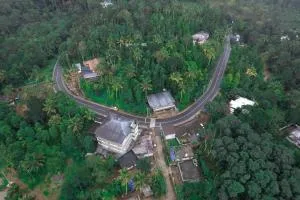 Blueway hotel munnar - Anachal