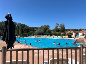 Côté Lac studio 4pers avec terrasse vue sur le lac et parc aquatique gratuit