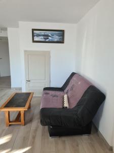 Appartements Appartement T2 spacieux a FREHEL mieux vaut reserver via RBNB : photos des chambres