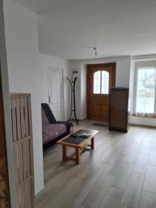 Appartements Appartement T2 spacieux a FREHEL mieux vaut reserver via RBNB : photos des chambres