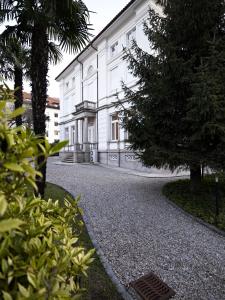 Business Center IN Villa