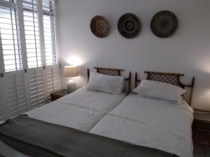 KYALANGA 52 - on the beachfront