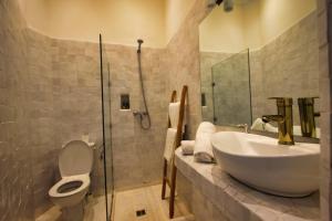 Riad rooftop, pool and stunning view